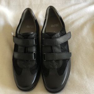 ARA black comfy shoes NWOT